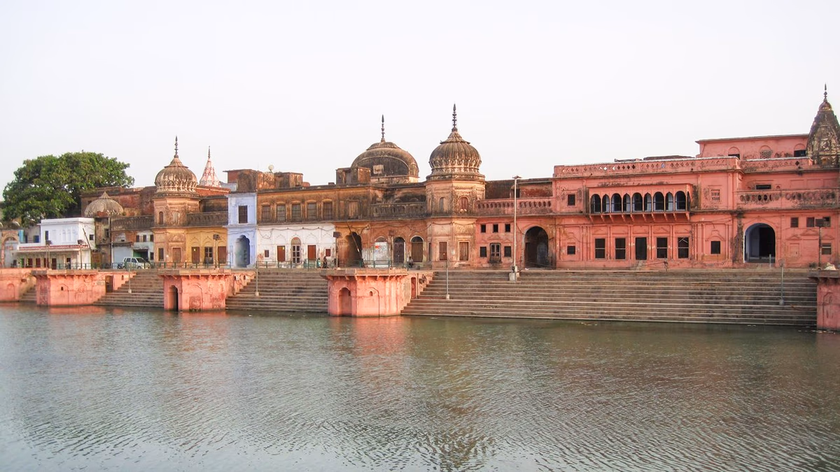 Sarayu River Ghats (Ram ki Paidi)